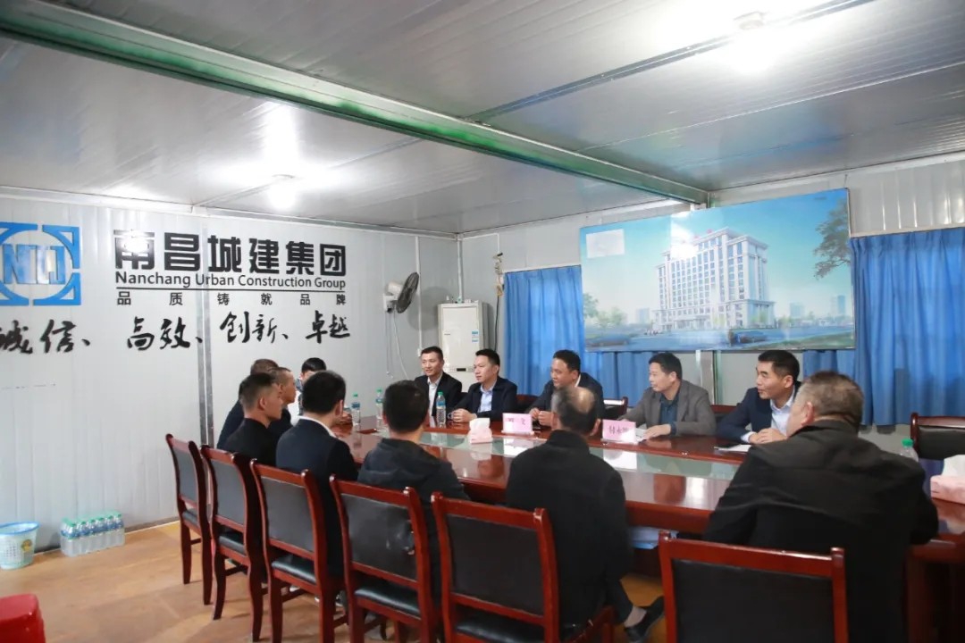 南昌城投集團人武部開展傳承軍人精神，做集團建設發(fā)展的“排頭兵”座談會