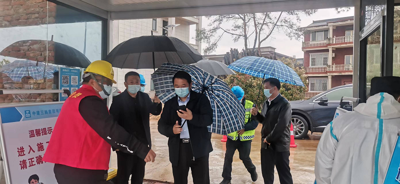 集團(tuán)公司黨委委員、副總經(jīng)理羅輝赴西二環(huán)高速項(xiàng)目檢查疫情防控及項(xiàng)目推進(jìn)工作